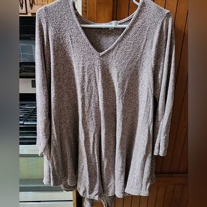 1X Womans Green Envelope short sleeve Top